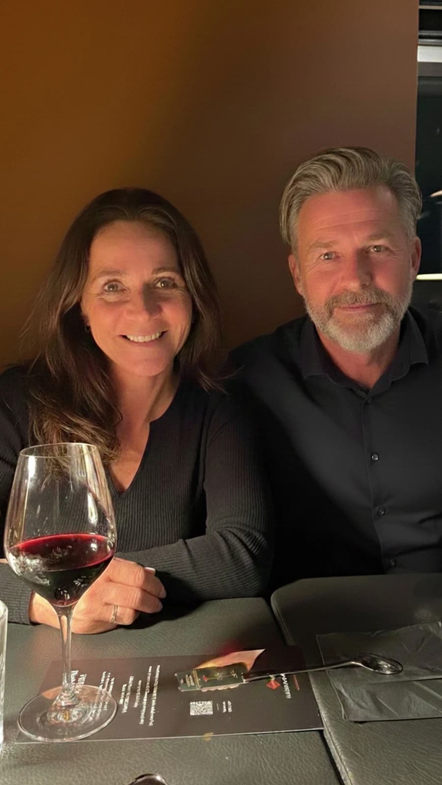 Casual restaurant photo of a couple
