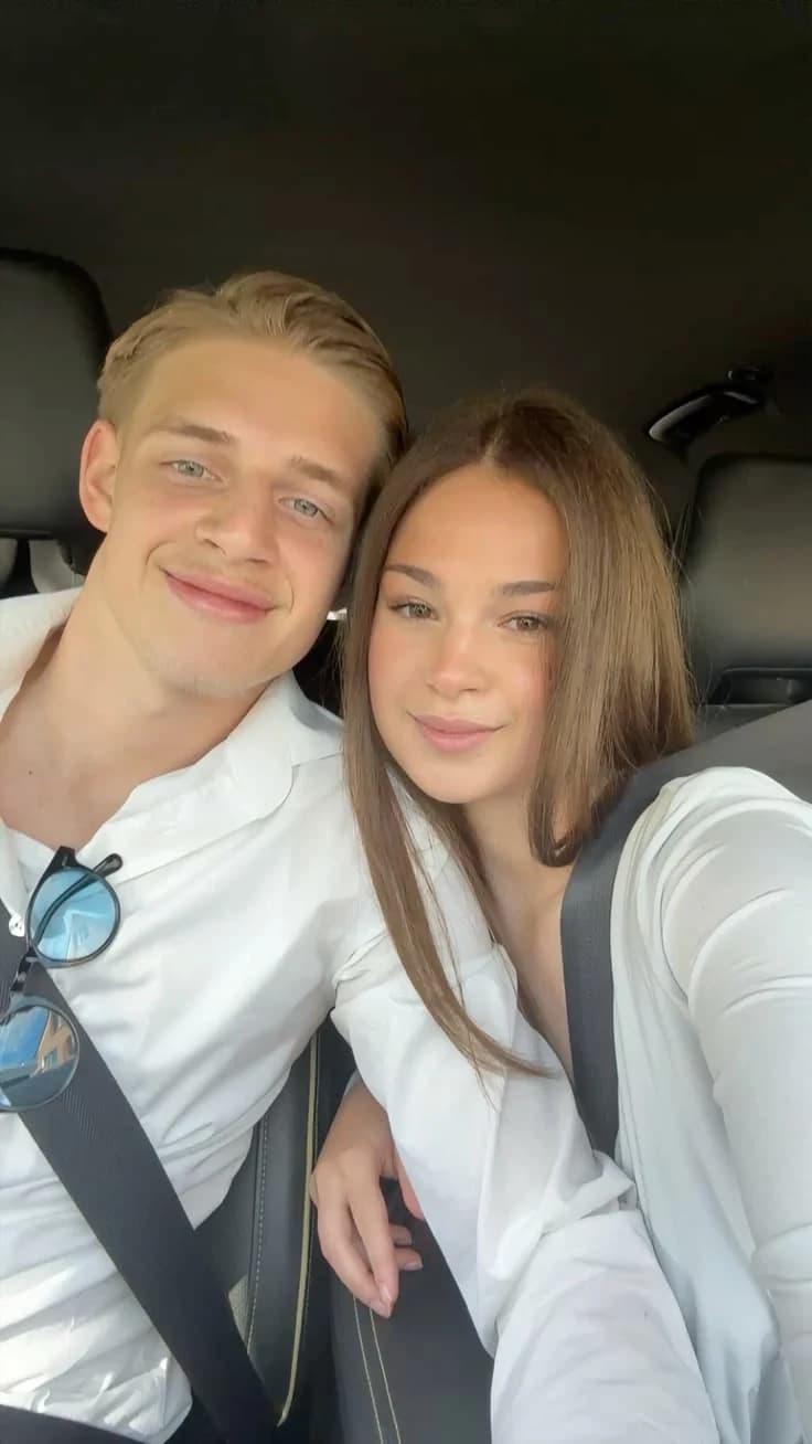 Casual car selfie of a young couple